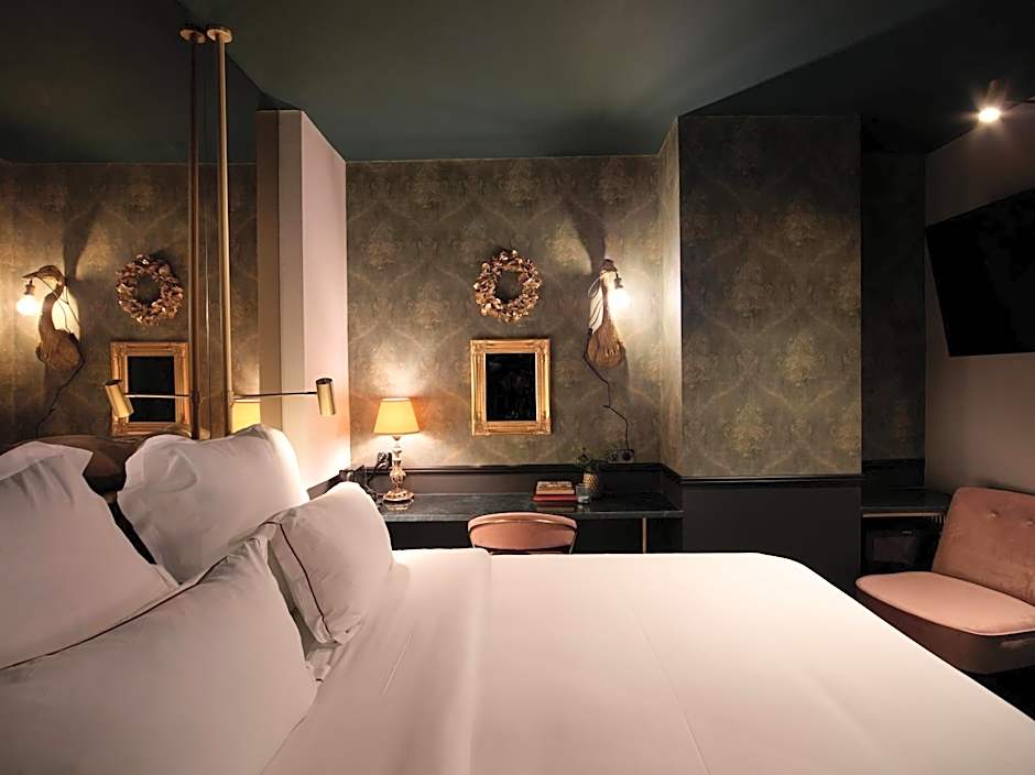  Skylark, Aluma Hotel & Resort