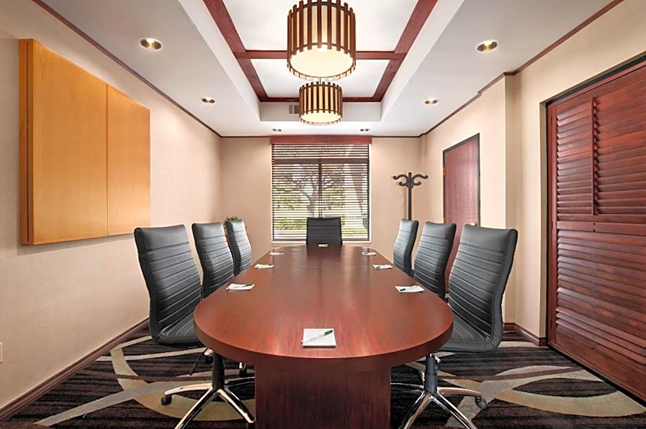 Wingate by Wyndham Round Rock Hotel & Conference Center