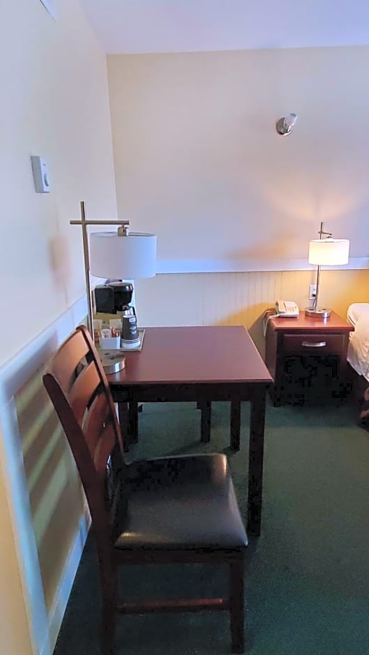 Comox Valley Inn & Suites