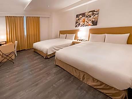 Deluxe Quadruple Room