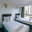 The Crest Apartments - Main Beach