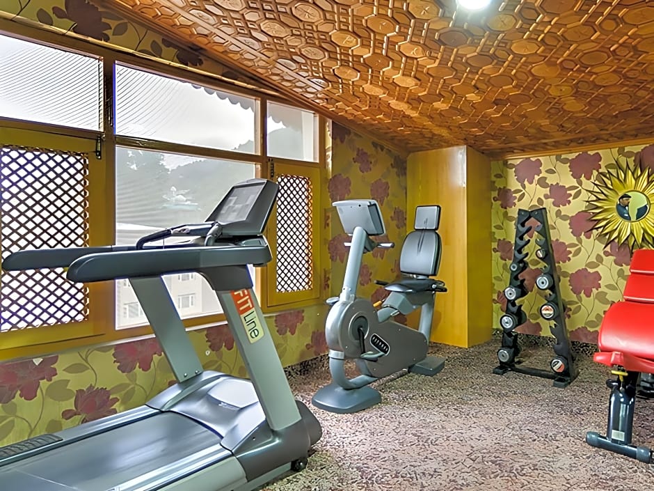 Batra Hotel and Residences