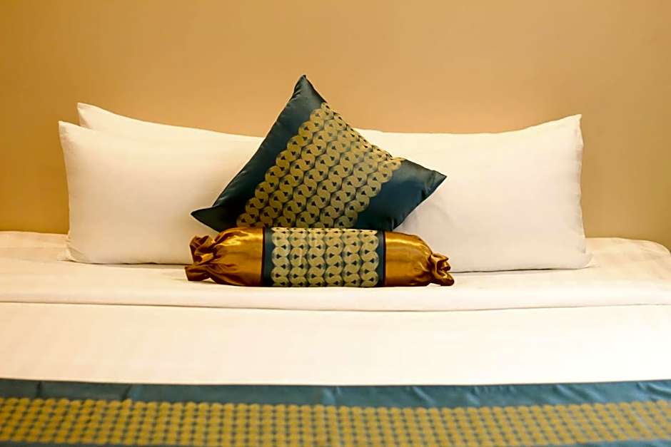 Blooming Suites