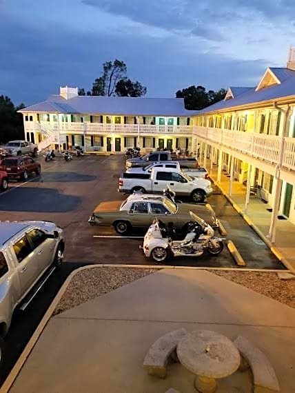 Key West Inn - Tuscumbia