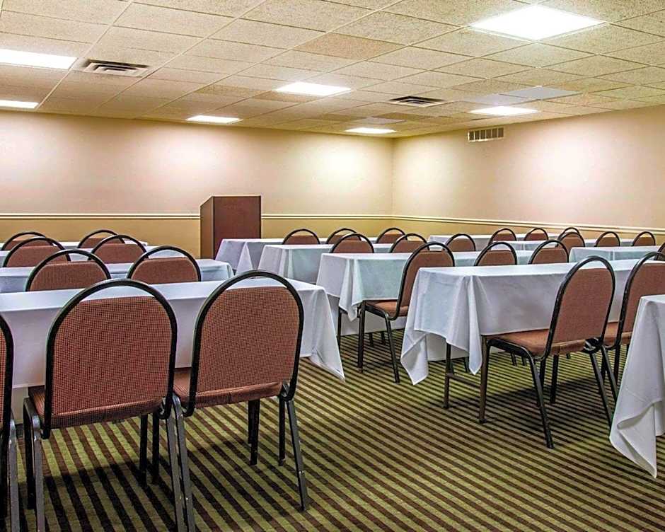 Comfort Inn Livonia