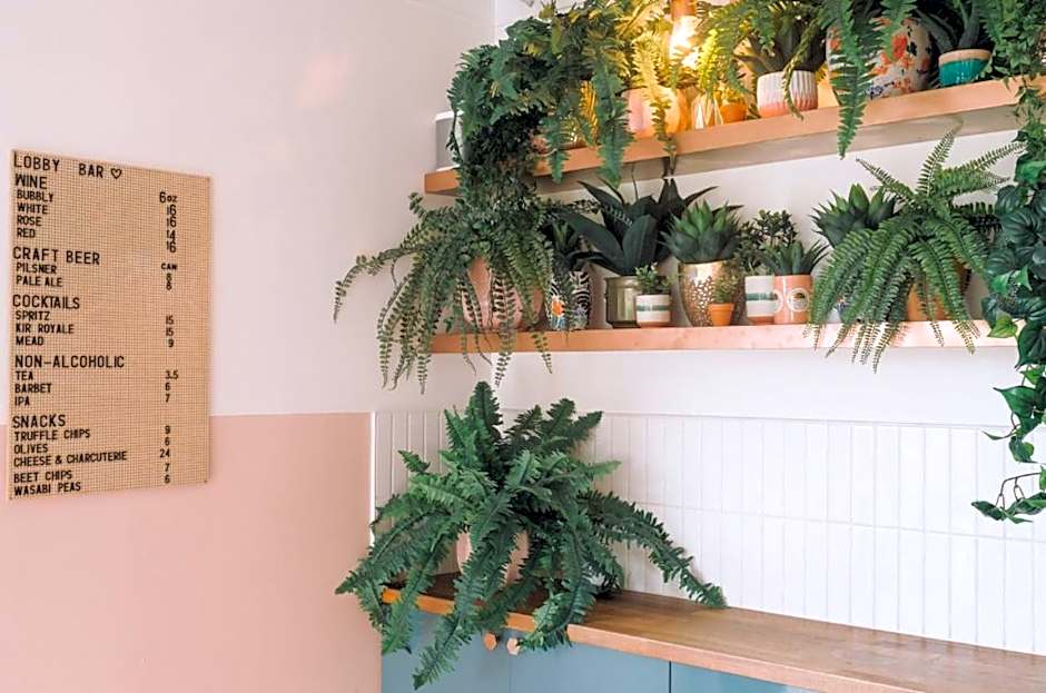 The June Motel, Prince Edward County