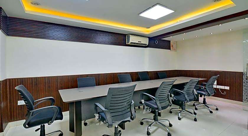 Silver Leaf Noida Hotel