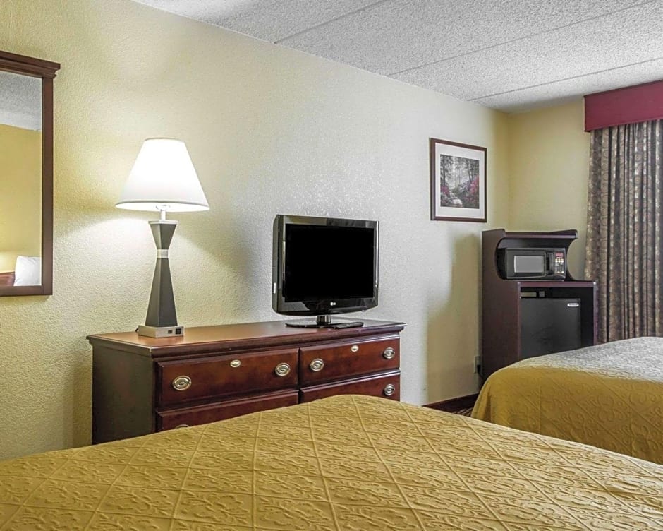 Photo 1 of 2 of Queen Room with Two Queen Beds - Smoking