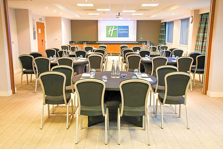 Holiday Inn Express London Heathrow T5 By IHG