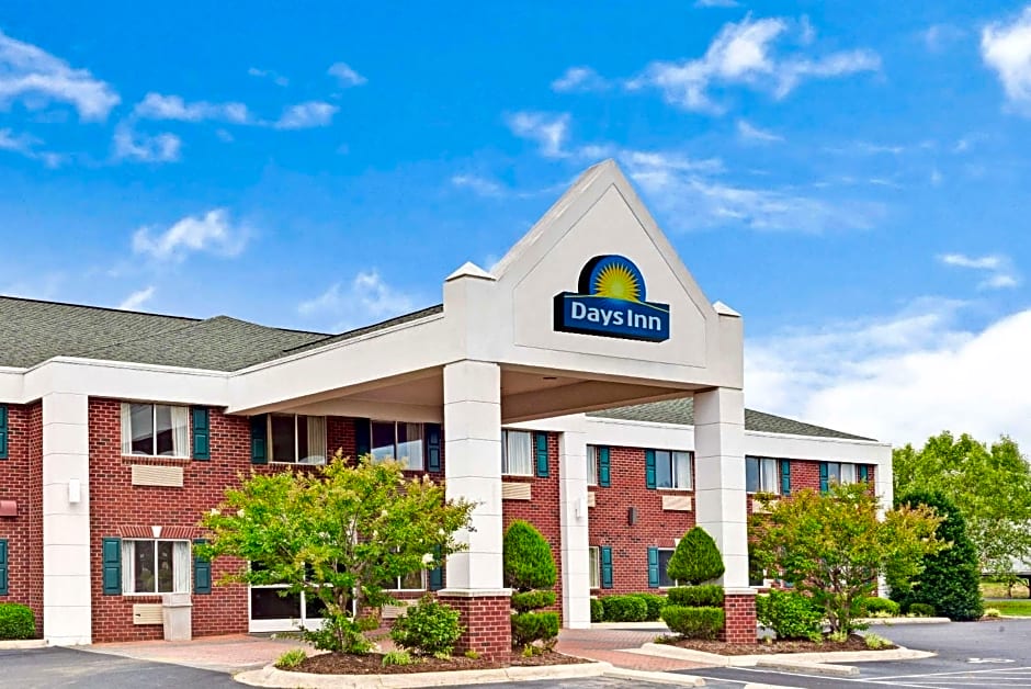 Days Inn & Suites by Wyndham Siler City