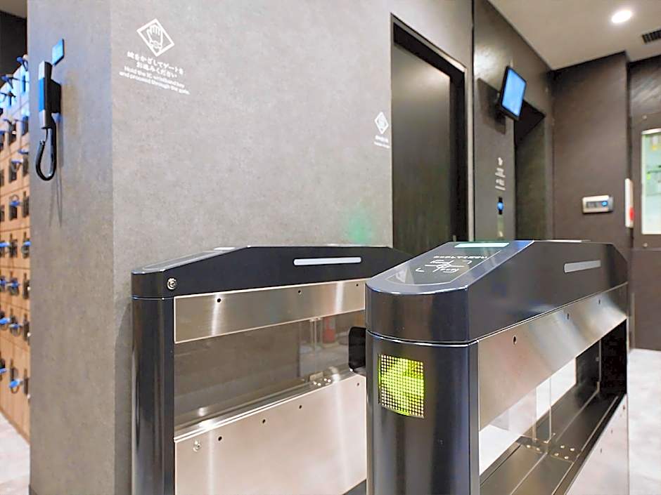 Rembrandt Cabin and Spa Shimbashi - Men Only