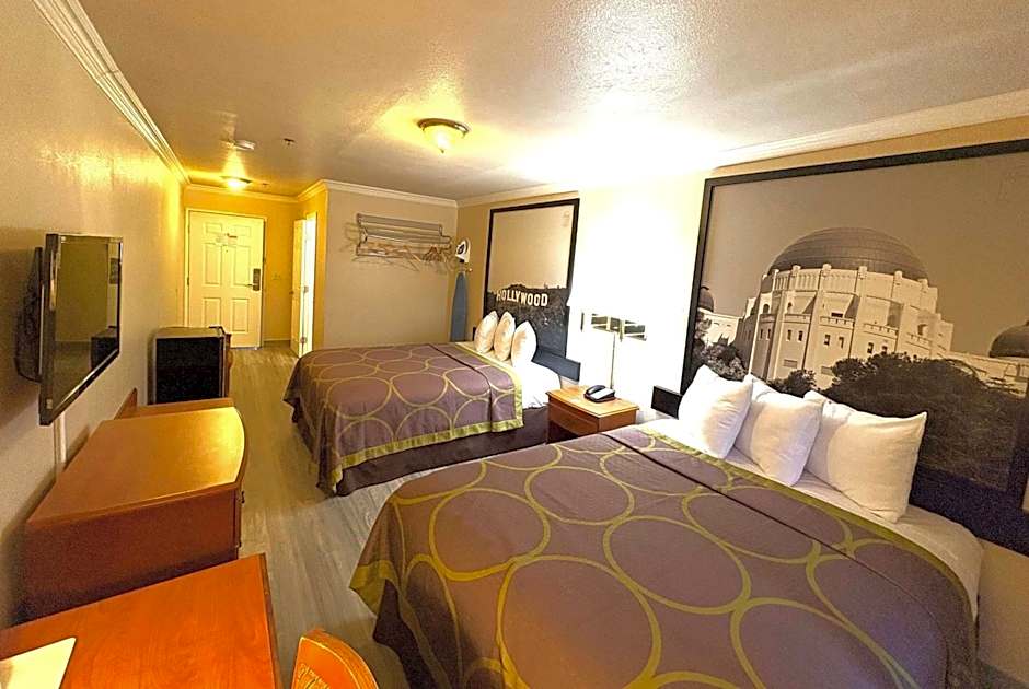 Super 8 by Wyndham Hollywood/LA Area