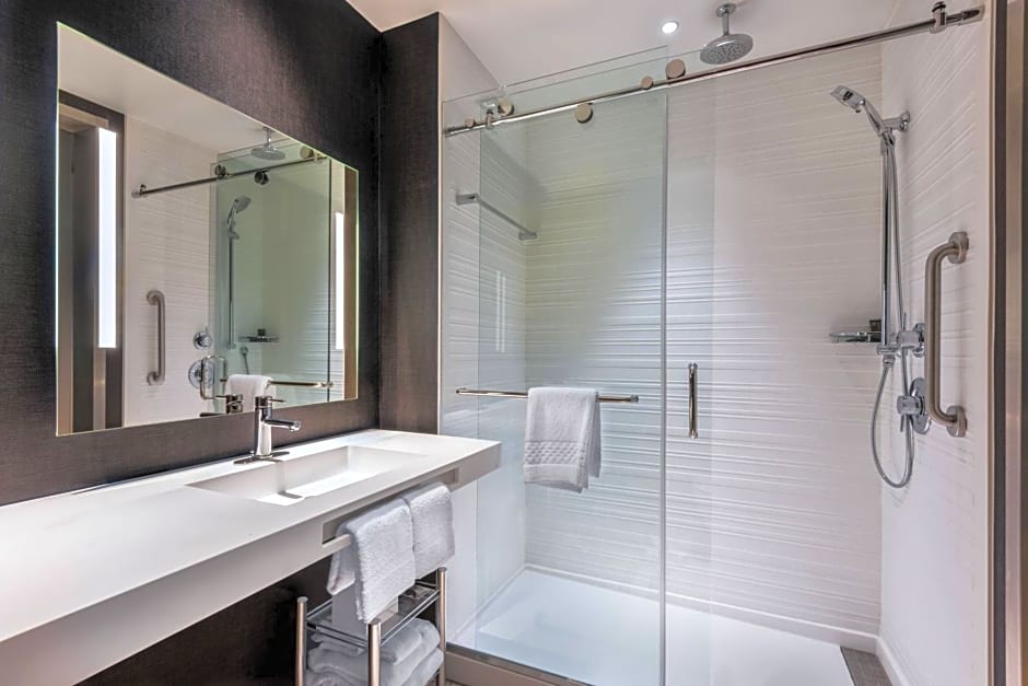 AC Hotel by Marriott Charlotte City Center