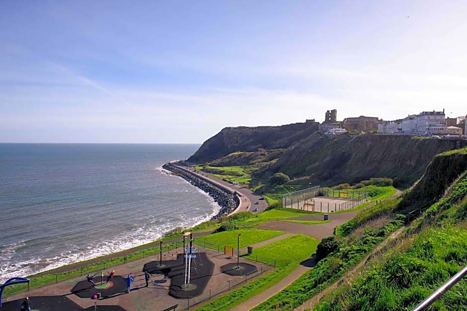 Delmont Hotel & View Restaurant