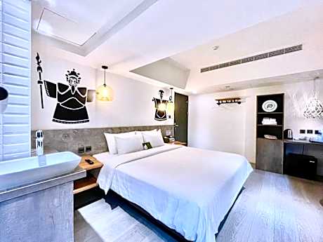 Deluxe Double Room with Shower