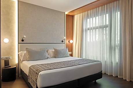 Double or Twin Room with City View