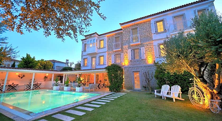 Peremere Alaçati Otel