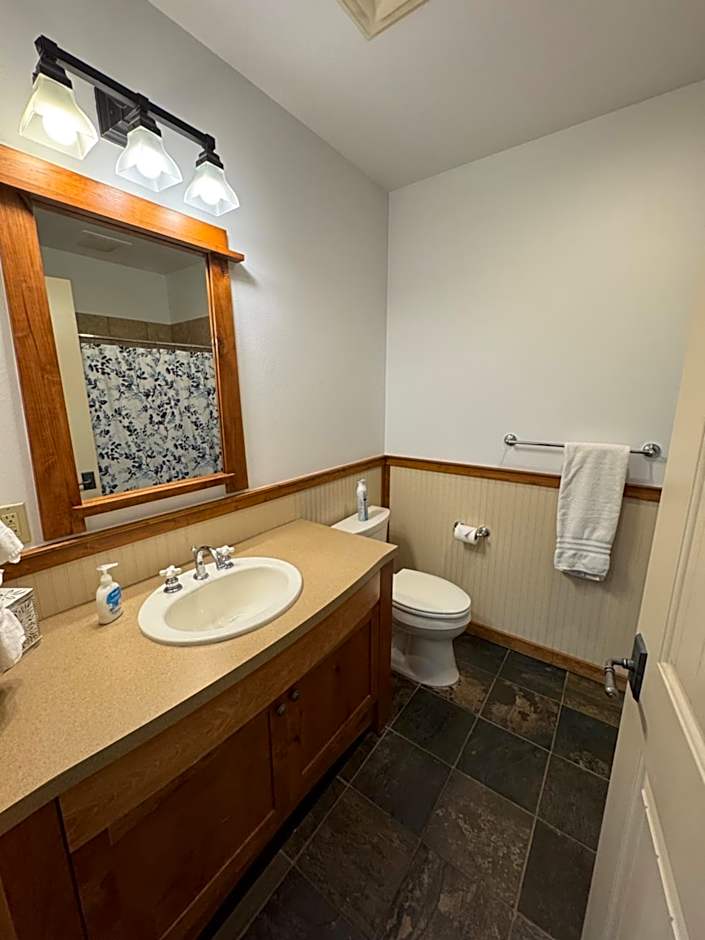 Morning Star Lodge - Hosted by Linda