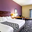 La Quinta Inn & Suites by Wyndham Bowling Green