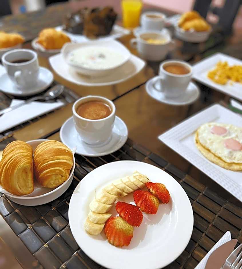 Ayenda 1032 Titas House