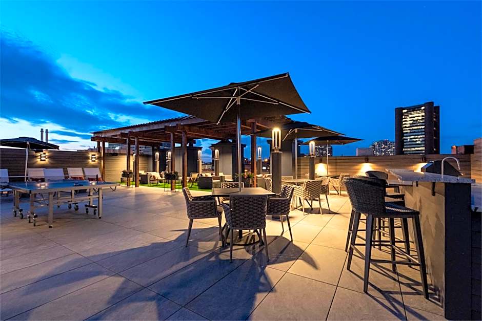 Luxury Furnished Apartments by Hyatus Downtown at Yale