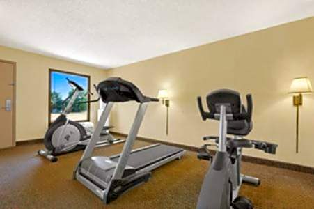 Super 8 by Wyndham Oxford