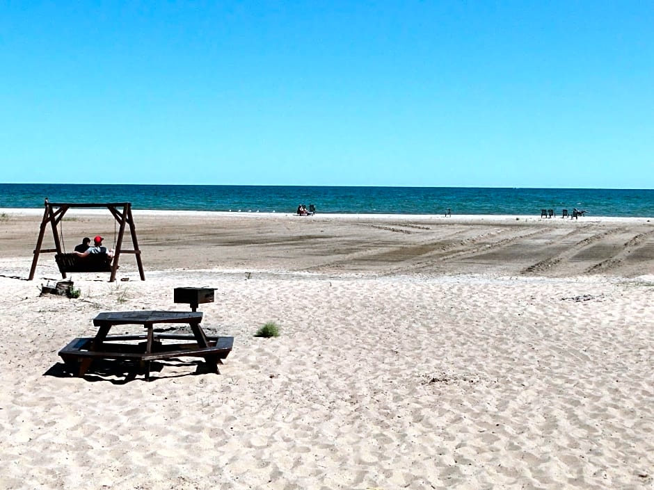 Oscoda Lakeside Hotel