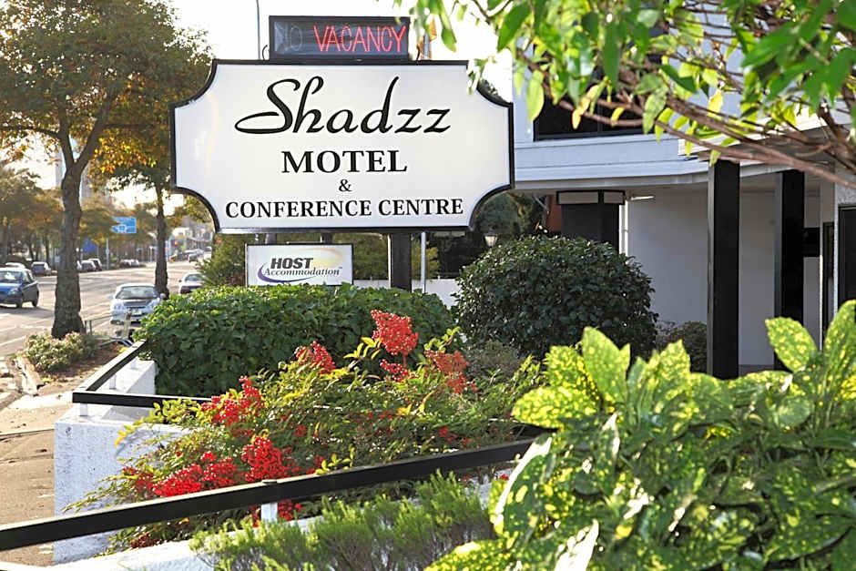 Shadzz Motel