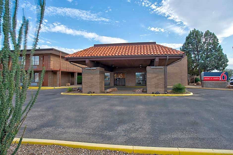 Motel 6 Willcox, AZ