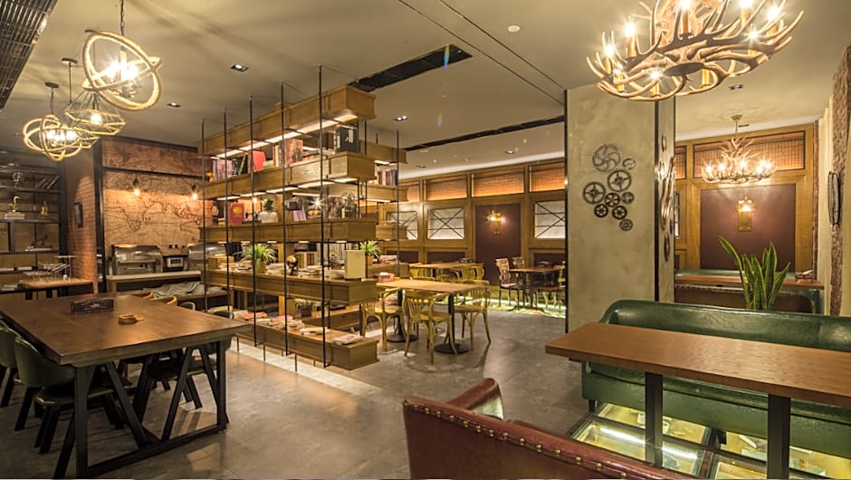 James Joyce Coffetel Chongqing Huangnibang Subway Station