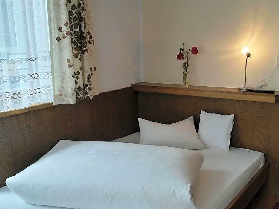 Gasthof Pension Traube