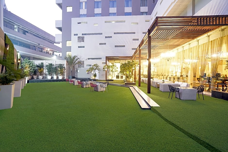 DoubleTree by Hilton Gurugram Baani Square