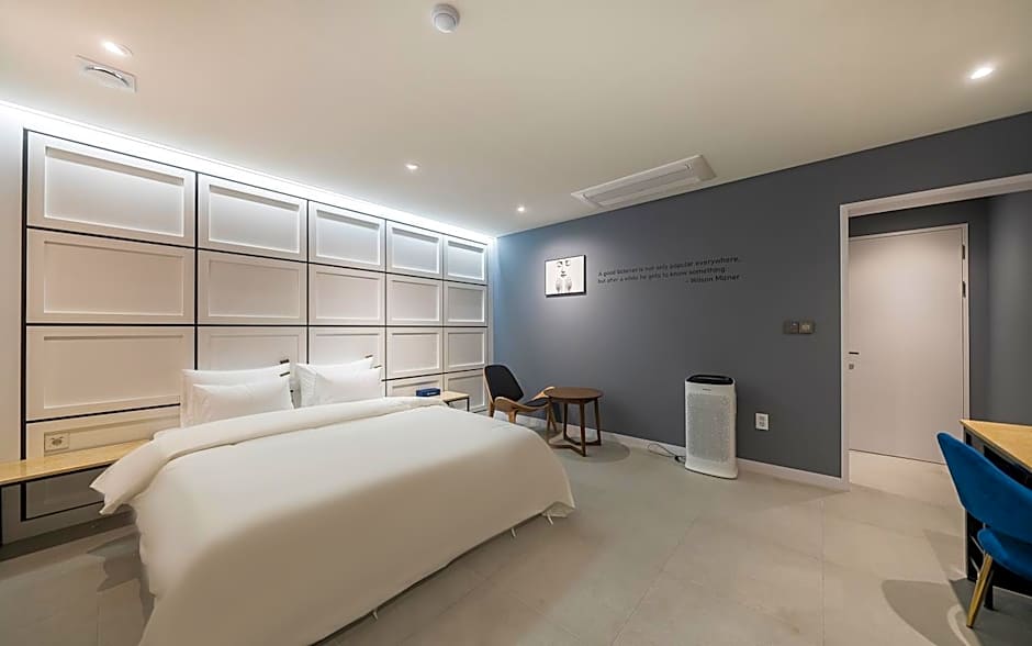 Hotel Millennium