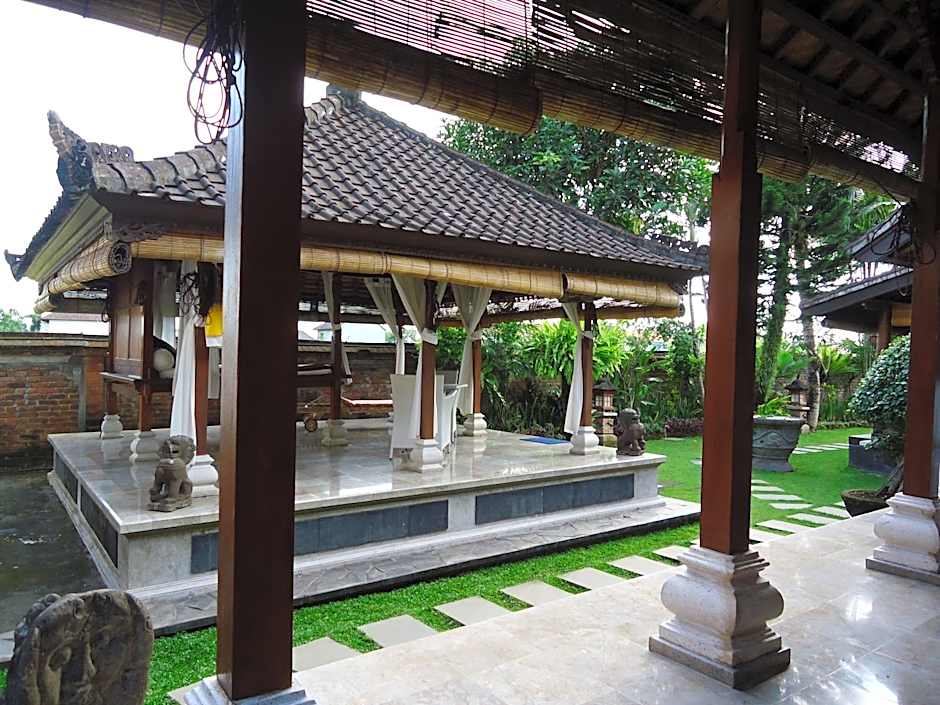 Puri Ayu