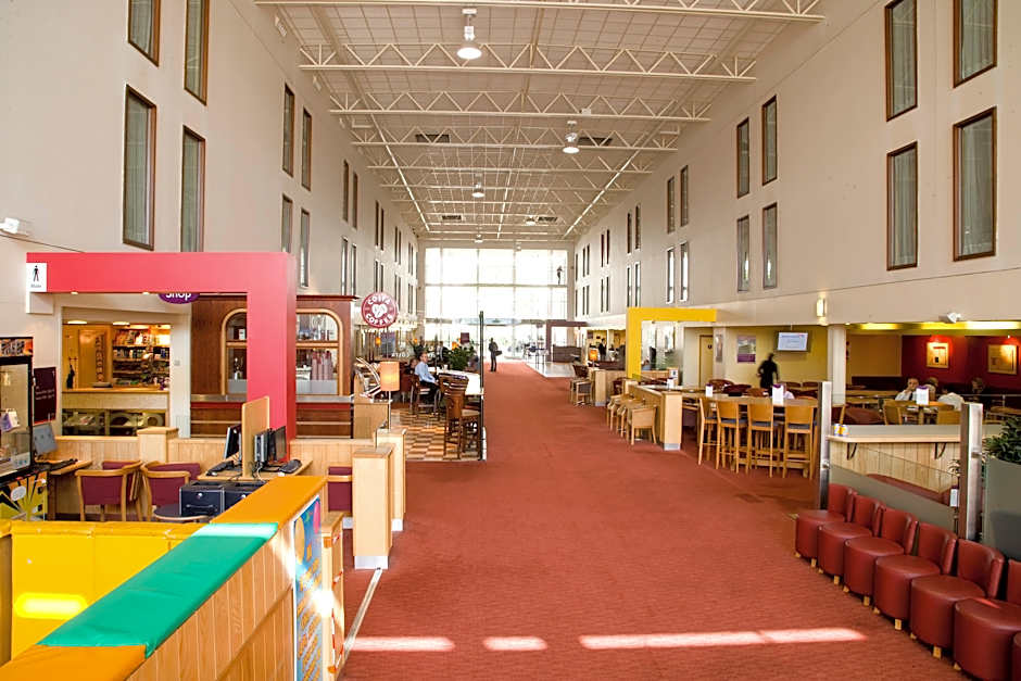 Premier Inn Lon Heathrow Airport T2 & T3 (Bath Rd)