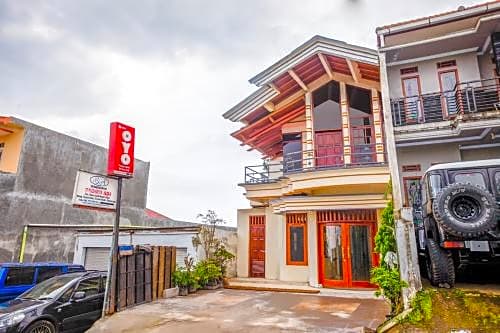 OYO 3004 Penginapan Bromo Adi