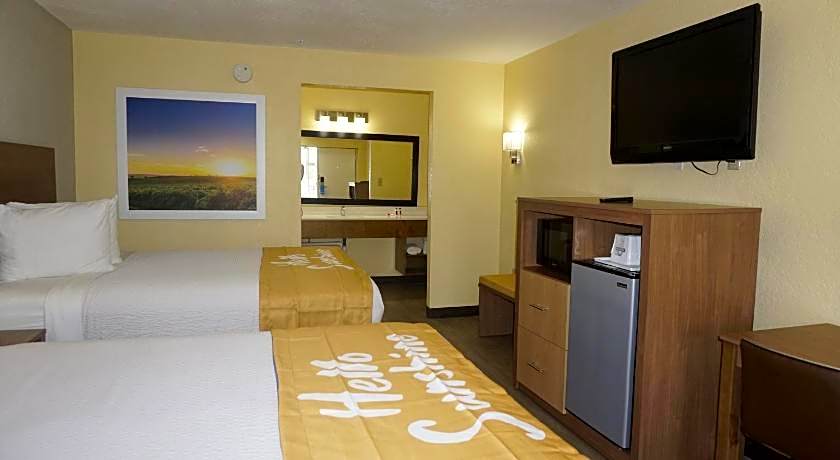 Days Inn by Wyndham Apopka/Orlando