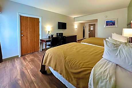 2 Queen Beds Nonsmoking