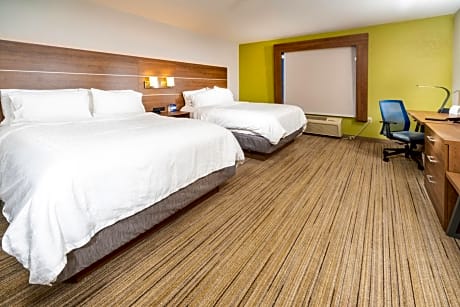 Queen Room with Two Queen Beds Hearing Accessible with Roll-In Shower - Non-Smoking