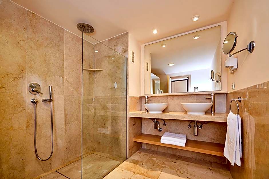 Zafiro Cala Mesquida