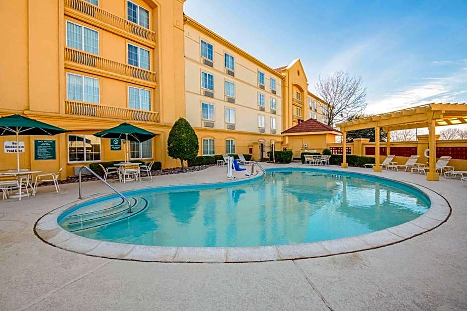 La Quinta Inn & Suites by Wyndham Sherman