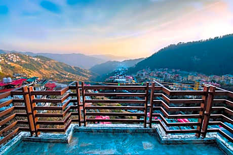 The Cozy Terrace Suite | Hillspeak Homes 