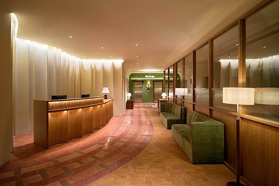 Len Hotel