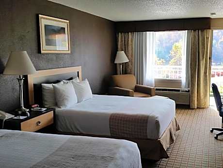 2 Queen Beds, Non-Smoking, Wi-Fi, Microwave And Refrigerator, Coffee Maker, Continental Breakfast