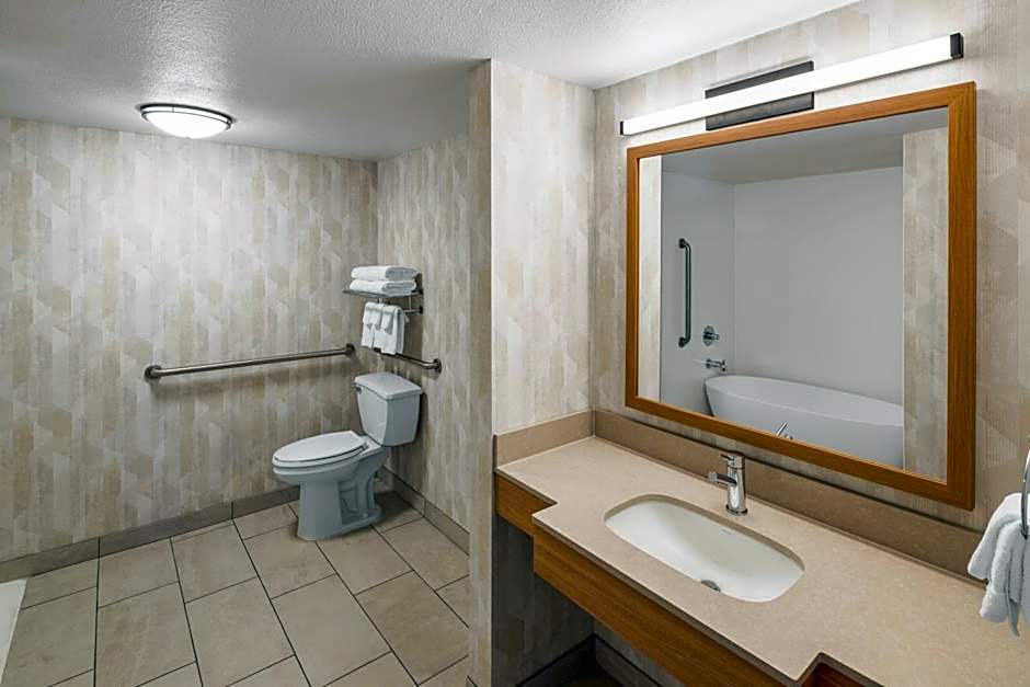 Hampton Inn & Suites Bremerton