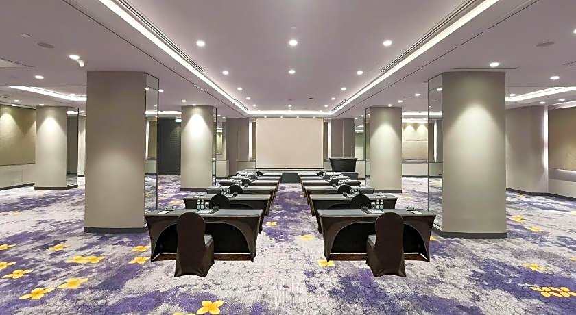 Holiday Inn Bangkok By IHG