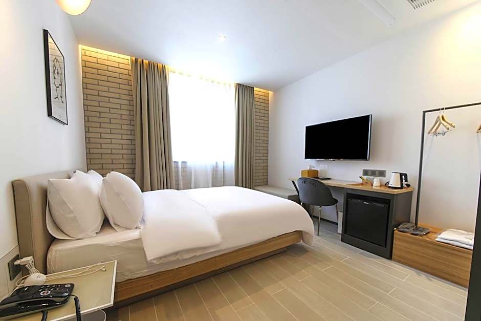 Gwangyang Seven Bricks Hotel