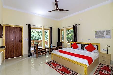 OYO 70124 Corbett Green View Garden And Stay