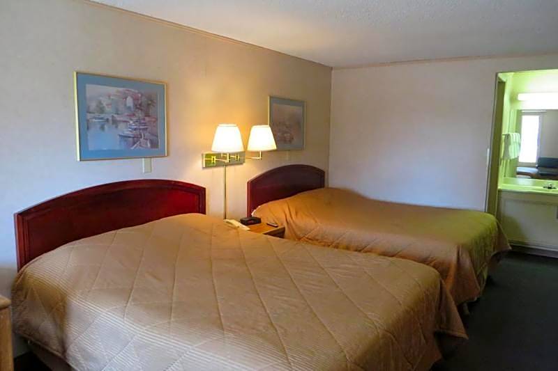 Knights Inn - Canton, OH