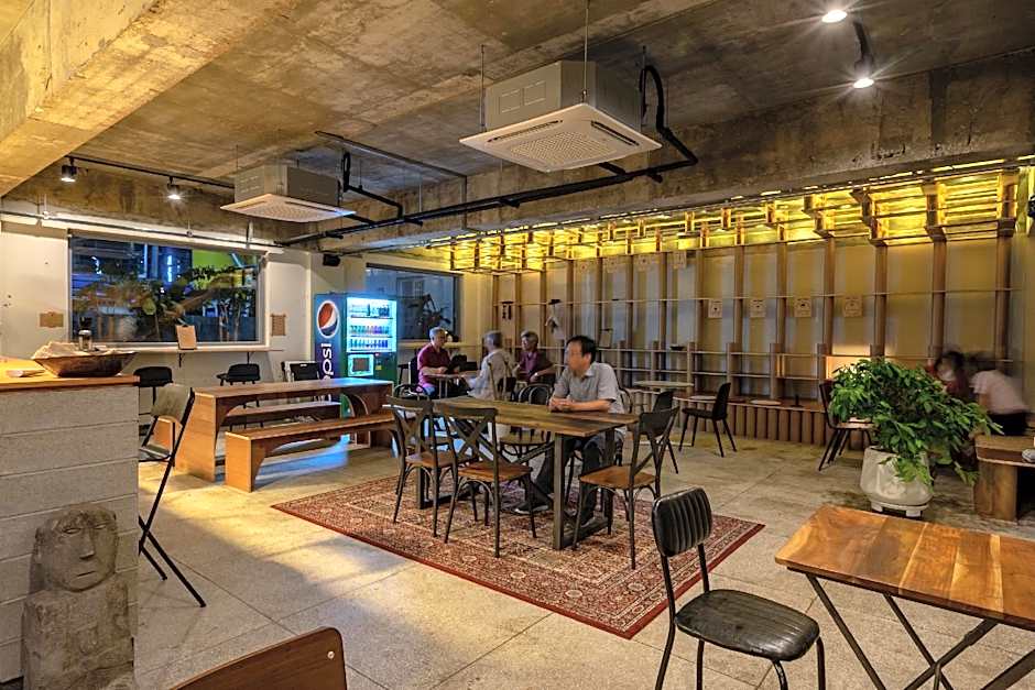 Mireuk Mireuk Beer Hostel